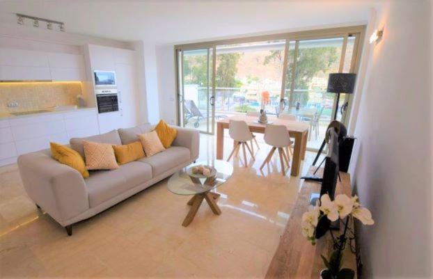 Suite Ribera Del Puerto بويرتو دي موغان المظهر الخارجي الصورة